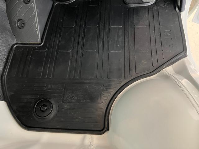 ハイゼットトラック スタンダード　ＡＭ／ＦＭラジオ　ワンオーナー　ＡＭ／ＦＭラジオ　ハロゲンヘッドライト　オートライト　オートマチックハイビーム　取扱説明書　メンテナンスノート（22枚目）