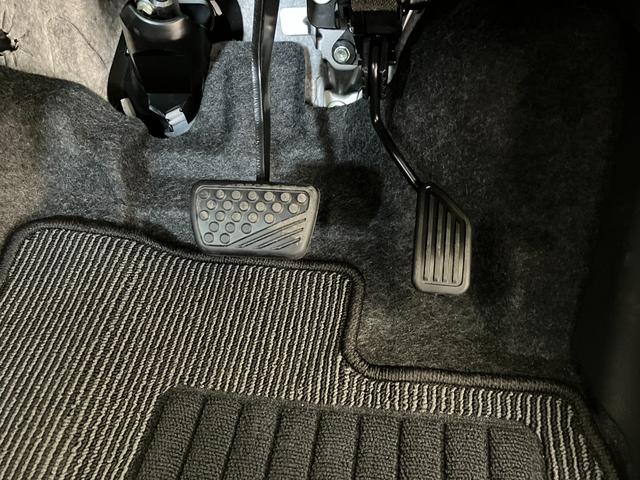 ミライース Ｌ　ＳＡＩＩＩ　オーディオレス／ハロゲンヘッドライト　ワンオーナー　オーディオレス　キーレスエントリー　ハロゲンヘッドライト　オートライト　オートマチックハイビーム　スマアシＩＩＩ　カーペットマット　ロングバイザー　取扱説明書　メンテナンスノート（23枚目）