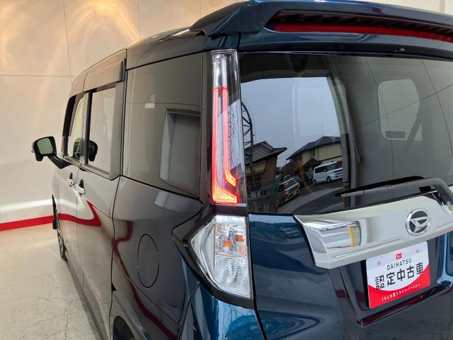 �N���[�i�[���{�H�ӏ��S�̂ɕ������s���A����ӏ��𒆐S�Ƀu���b�V���O���܂��B���̌�A��p�̋@�B���g���A�����T�[�܂��̓X�`�[�����ŉ���𗎂Ƃ��Ă���܂��B