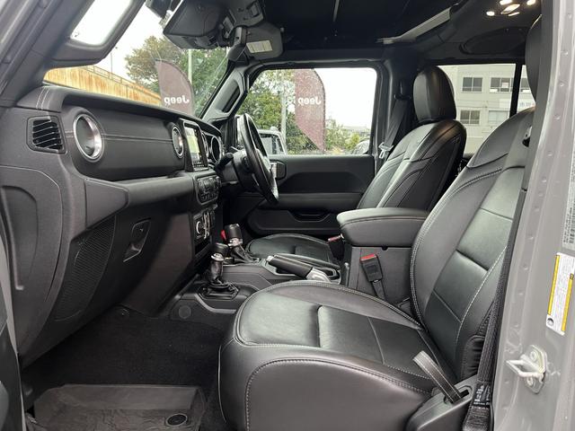 ジープ・ラングラーアンリミテッド リミテッドEDウィズサンライダフリップTフォーハドT 特別仕様車/サンライダー搭載車両/ETC2.0/カープレイ/シートヒーター/ハンドルヒーター(12枚目)