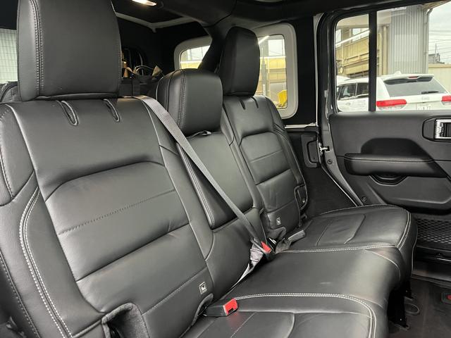 ジープ・ラングラーアンリミテッド リミテッドEDウィズサンライダフリップTフォーハドT 特別仕様車/サンライダー搭載車両/ETC2.0/カープレイ/シートヒーター/ハンドルヒーター(17枚目)