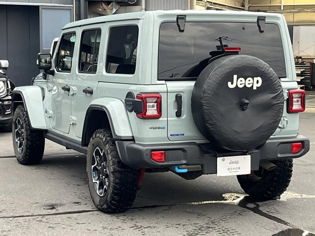 納車整備実施後、日本全国のジープ正規ディーラーでサービスを受けることが出来る新車保証の継承手続きもしくは認定中古車保証加入手続きをしてご納車いたします。（低年式車両を除く）