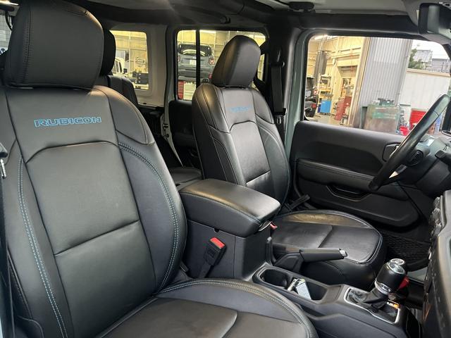 助手席も落ち着いて乗車いただけます。