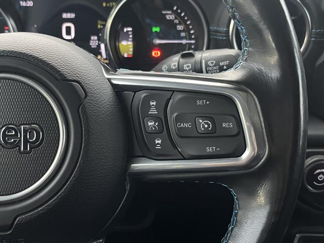 アダプティブクルーズコントロールで高速走行も楽に行えます。