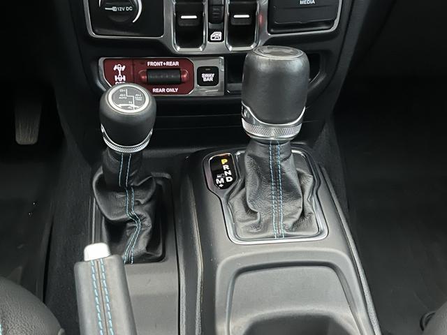 ８速ＡＴ２駆と４駆をご自身で切り替えが可能です。
