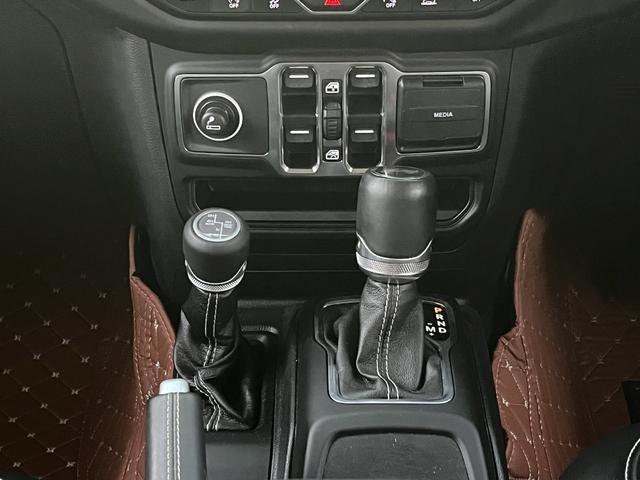 ジープ・ラングラーアンリミテッド オーバーランド・ナチョ　認定中古車／ドラレコ／限定車／ＥＴＣ２．０（21枚目）