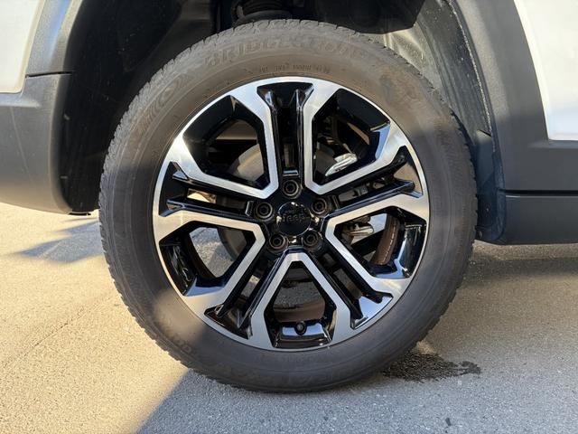 �����P�W�C���`�T�X�|�[�N�z�C�[��