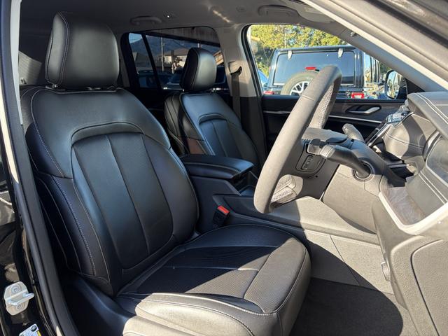 �w�b�h�N���A�����X���傫���J������