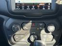 シンプルで操作しやすい運転席操作部