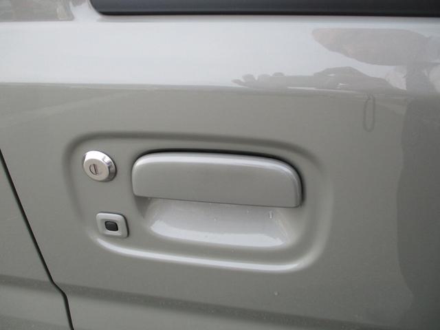 エブリイ ＪＯＩＮターボ４ＷＤＣＶＴ前後被害軽減ブレーキ　Ｄオーディオ　４ＷＤ　禁煙車　バックカメラ　オートライト　スライドドア　Ｂｌｕｅｔｏｏｔｈ　プッシュスタート　シートヒーター　衝突被害軽減システム　アイドリングストップ　衝突安全ボディ　盗難防止システム（8枚目）