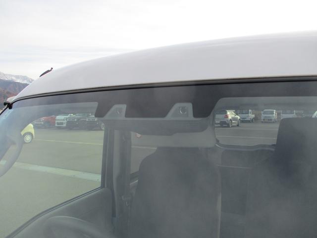 エブリイ ＰＡリミテッド　４ＷＤ　ＣＶＴ　前後被害軽減ブレーキ　４ＷＤ　禁煙車　オートライト　スライドドア　衝突被害軽減システム　アイドリングストップ　衝突安全ボディ　横滑り防止機能（5枚目）