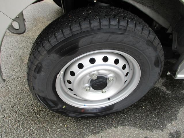 エブリイ ＰＡリミテッド　４ＷＤ　ＣＶＴ　前後被害軽減ブレーキ　４ＷＤ　禁煙車　オートライト　スライドドア　衝突被害軽減システム　アイドリングストップ　衝突安全ボディ　横滑り防止機能（10枚目）