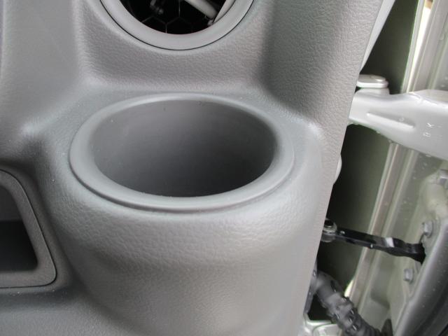 エブリイ ＰＡリミテッド　４ＷＤ　ＣＶＴ　前後被害軽減ブレーキ　４ＷＤ　禁煙車　オートライト　スライドドア　衝突被害軽減システム　アイドリングストップ　衝突安全ボディ　横滑り防止機能（26枚目）