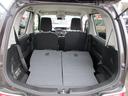 【2名乗車+大きな荷物】後部座席を倒せばここまでスペースが広がるので、大きな荷物を積む時にも大活躍です。