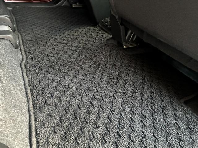 ソリオ ＨＹＢＲＩＤ　ＭＺ　全方位モニタ付きナビ搭載♪　ＥＴＣ車載器　前後ドライブレコーダー　後席両側電動スライドドア　プッシュスタート　オートライト　シートヒーター　オートエアコン　スズキセーフティーサポート　衝突被害軽減システム　盗難防止システム（32枚目）