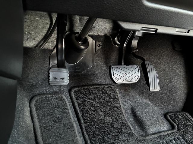 ソリオ ＨＹＢＲＩＤ　ＭＺ　全方位モニタ付きナビ搭載♪　ＥＴＣ車載器　前後ドライブレコーダー　後席両側電動スライドドア　プッシュスタート　オートライト　シートヒーター　オートエアコン　スズキセーフティーサポート　衝突被害軽減システム　盗難防止システム（50枚目）