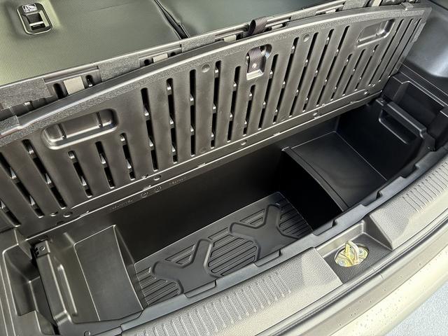 �׎����ɂ́A�����^�щ\�Ȏ��[�{�b�N�X��