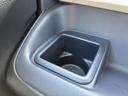 運転席、助手席ドリンクホルダーは紙パック飲料も置くことができます♪