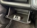 グローブボックスもしっかり荷物が入ります!