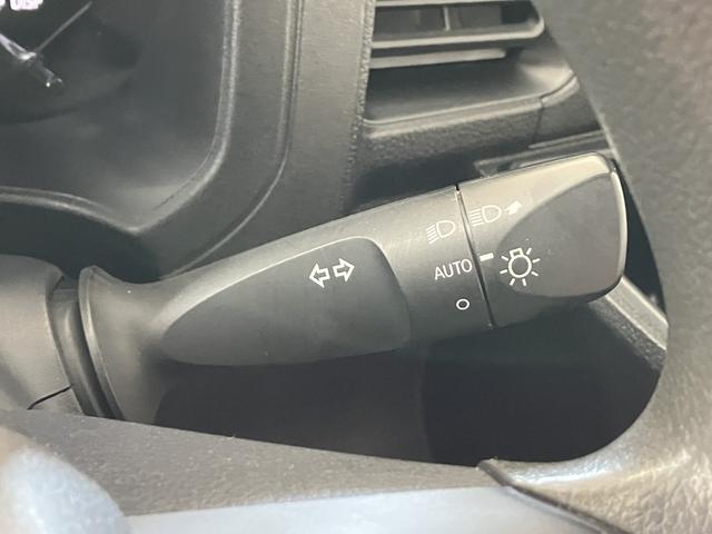 ���̖͂��邳�����m���A���̈Â��ɂȂ�Ǝ����Ńw�b�h���C�g��_������Ԃ̎��F�����m�ۂ��܂��B