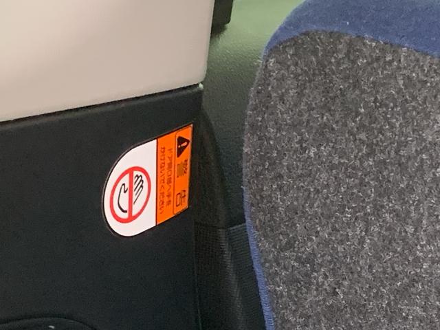 ムーヴキャンバス セオリーＧターボ　ディスプレイオーディオ　まごころ保証１年付き　記録簿　取扱説明書　バックカメラ　オートマチックハイビーム　衝突被害軽減システム　スマートキー　ターボ　レーンアシスト　エアバッグ　エアコン　パワーステアリング　パワーウィンドウ（13枚目）