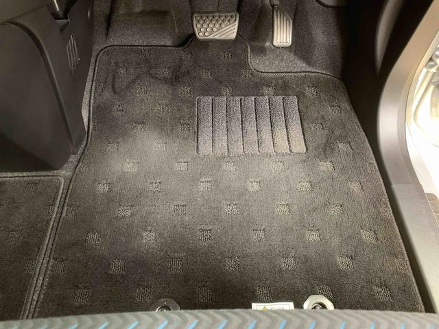 ルーミー カスタムＧ　タイヤ新品　保証付き　ディスプレイオーディオ　バックカメラ（18枚目）