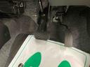 納車前には12ヶ月点検相当の点検と消耗品の交換をダイハツの整備士がしっかり整備してお渡しします。また、納車後には無料の1ヶ月点検がございます。