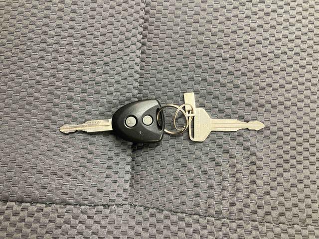 ハイゼットトラック ジャンボ／４ＷＤ－４ＡＴ／ＣＤ　４ＷＤ　４ＡＴ　ＣＤ　パワーウィンドウ　エアバック　テールゲートチェーン　リヤルームランプ　作業灯　ハイルーフ　リクライニングシート　背面スペース（11枚目）