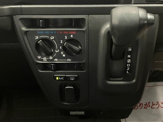 ハイゼットカーゴ クルーズＳＡＩＩＩ　４ＷＤ・ＡＴ車・両側スライドドア・ドラレコ・バックモニター・エコアイドル・エアコン・キーレスエントリー・エアコン・パワーウィンドウ（10枚目）