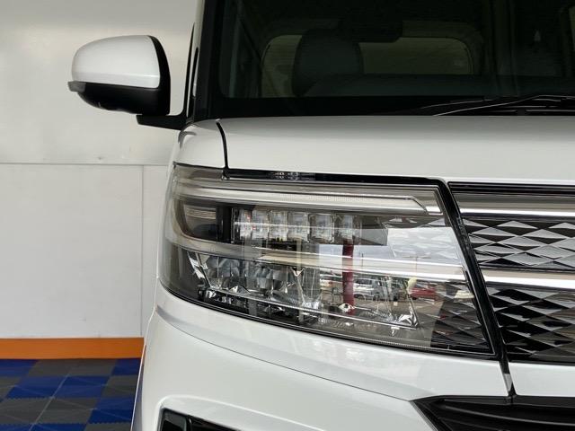 タント カスタムＲＳ　両側電動スライドドア・プッシュボタンスタート・ステアリングスイッチ・オートエアコン・キーフリーシステム・シートヒーター・全周囲カメラ対応・アルミホイール・パワーウィンドウ（27枚目）