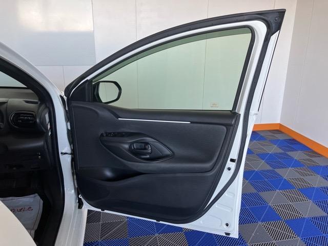 ヤリス ハイブリッドＧ　ドラレコ・バックモニター・プッシュボタンスタート・ステアリングスイッチ・オートエアコン・キーフリー・パワーウィンドウ（38枚目）