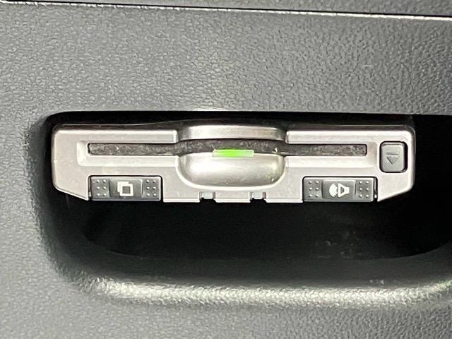 ムーヴ カスタム　Ｘリミテッド　ＳＡＩＩＩ　ＥＴＣ・プッシュボタンスタート・ステアリングスイッチ・オートエアコン・キーフリーシステム・オートハイビーム・アルミホイール・運転席シートヒーター・パワーウィンドウ（3枚目）