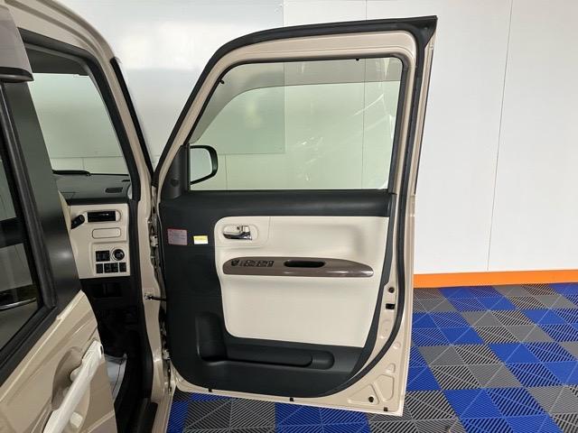 ムーヴキャンバス Ｘホワイトアクセントリミテッド　ＳＡＩＩＩ　両側電動スライドドア・プッシュボタンスタート・ステアリングスイッチ・オートエアコン・オートハイビーム・キーフリー・ベンチシート・全周囲カメラ対応・パワーウィンドウ（20枚目）