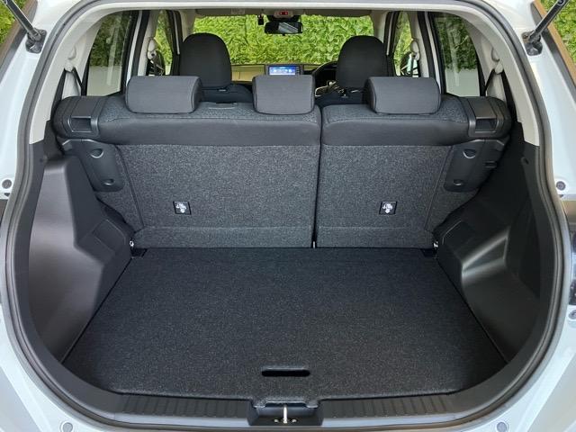 ロッキー G ドラレコ・パノラマモニター・プッシュボタンスタート・ステアリングスイッチ・オートエアコン・キーフリー・コーナーセンサー・アルミホイール・シートヒーター・パワーウィンドウ(35枚目)