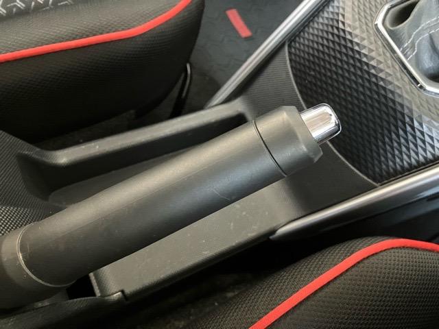 ロッキー G プッシュボタンスタート・ステアリングスイッチ・オートエアコン・キーフリーシステム・コーナーセンサー・アルミホイール・バックカメラ対応・シートヒーター・パワーウィンドウ(12枚目)