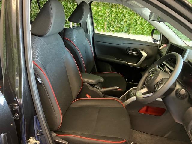 ロッキー G プッシュボタンスタート・ステアリングスイッチ・オートエアコン・キーフリーシステム・コーナーセンサー・アルミホイール・バックカメラ対応・シートヒーター・パワーウィンドウ(18枚目)