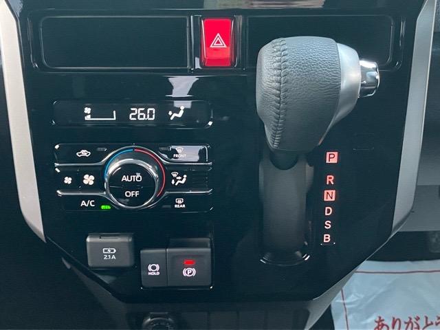 トール カスタムＧ　両側電動スライドドア・プッシュボタンスタート・ステアリングスイッチ・オートエアコン・キーフリー・コーナーセンサー・ウォークスルー・アルミホイール・パワーウィンドウ（6枚目）