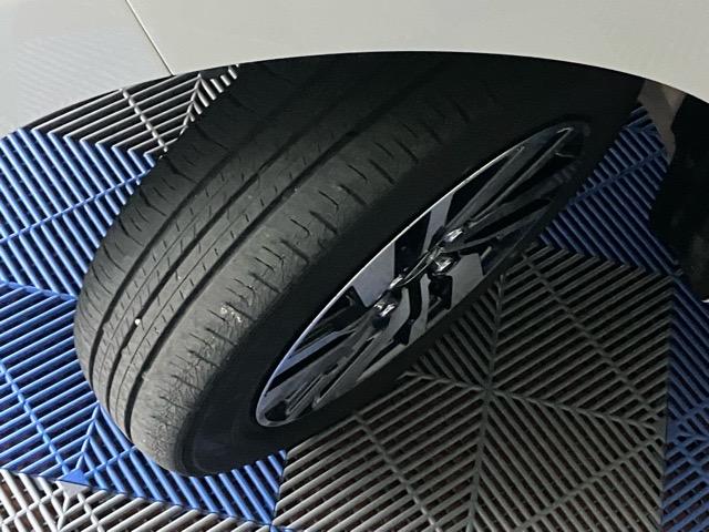 トール カスタムＧ　両側電動スライドドア・プッシュボタンスタート・ステアリングスイッチ・オートエアコン・キーフリー・コーナーセンサー・ウォークスルー・アルミホイール・パワーウィンドウ（26枚目）