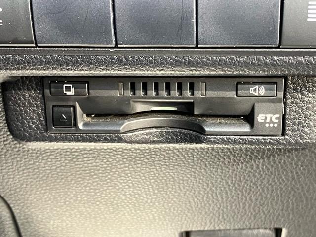 カローラツーリング ハイブリッド　ダブルバイビー　ＥＴＣ・ドラレコ・バックモニター・プッシュボタンスタート・ステアリングスイッチ・オートエアコン・キーフリー・アルミホイール・パワーウィンドウ（4枚目）