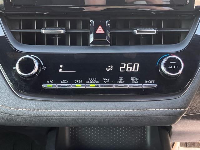 カローラツーリング ハイブリッド　ダブルバイビー　ＥＴＣ・ドラレコ・バックモニター・プッシュボタンスタート・ステアリングスイッチ・オートエアコン・キーフリー・アルミホイール・パワーウィンドウ（11枚目）