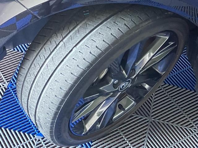 カローラツーリング ハイブリッド　ダブルバイビー　ＥＴＣ・ドラレコ・バックモニター・プッシュボタンスタート・ステアリングスイッチ・オートエアコン・キーフリー・アルミホイール・パワーウィンドウ（28枚目）