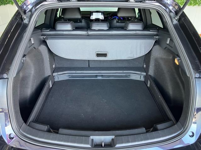 カローラツーリング ハイブリッド　ダブルバイビー　ＥＴＣ・ドラレコ・バックモニター・プッシュボタンスタート・ステアリングスイッチ・オートエアコン・キーフリー・アルミホイール・パワーウィンドウ（33枚目）