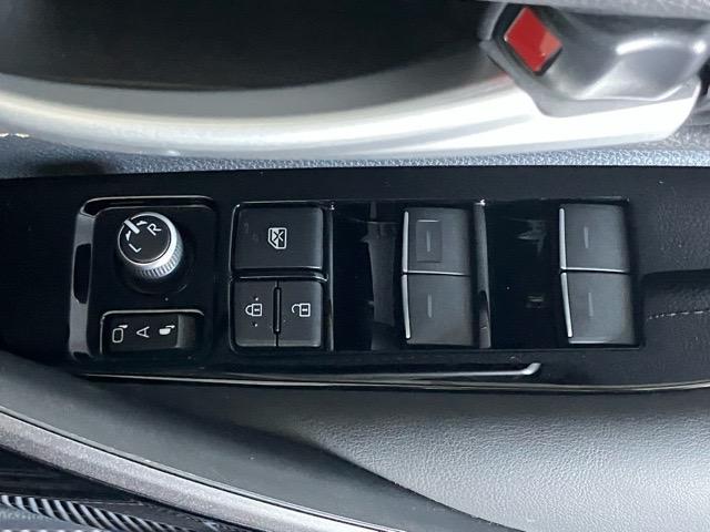 カローラツーリング ハイブリッド　ダブルバイビー　ＥＴＣ・ドラレコ・バックモニター・プッシュボタンスタート・ステアリングスイッチ・オートエアコン・キーフリー・アルミホイール・パワーウィンドウ（34枚目）