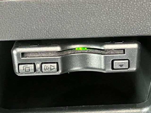 ムーヴキャンバス Ｇメイクアップリミテッド　ＳＡＩＩＩ　両側電動スライドドア・ドラレコ・ＥＴＣ・パノラマモニター・プッシュボタンスタート・ステアリングスイッチ・オートエアコン・キーフリー・ベンチシート・パワーウィンドウ（5枚目）