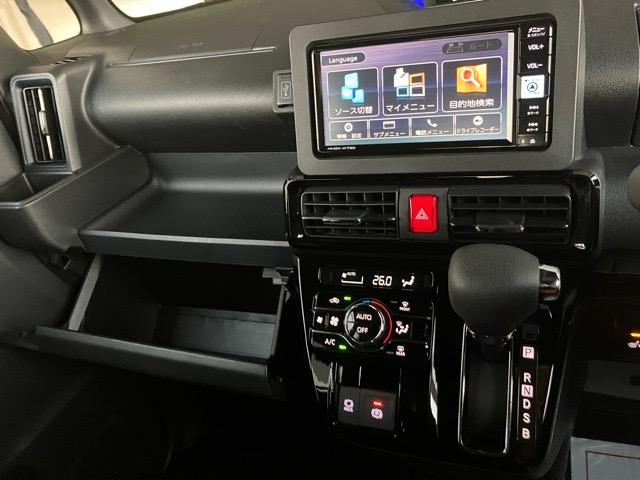 タント カスタムＸ　両側電動スライドドア・ドラレコ・パノラマモニター・プッシュボタンスタート・ステアリングスイッチ・オートエアコン・キーフリーシステム・シートヒーター・アルミホイール・パワーウィンドウ（13枚目）