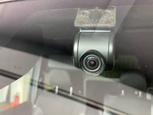 タント カスタムＸ　両側電動スライドドア・ドラレコ・パノラマモニター・プッシュボタンスタート・ステアリングスイッチ・オートエアコン・キーフリーシステム・シートヒーター・パワーウィンドウ（3枚目）