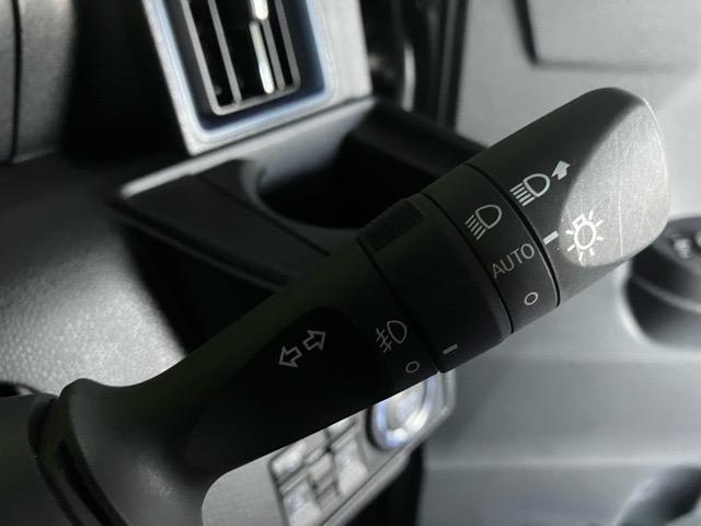 タント カスタムＲＳ　両側電動スライドドア・プッシュボタンスタート・ステアリングスイッチ・オートエアコン・キーフリー・ベンチシート・アルミホイール・パワーウィンドウ（11枚目）