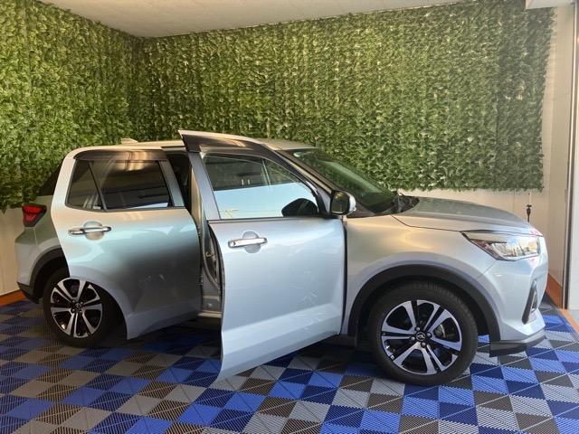 ロッキー プレミアム　ＥＴＣ・ドラレコ・パノラマモニター・プッシュボタンスタート・ステアリングスイッチ・オートエアコン・キーフリー・コーナーセンサー・アルミホイール・シートヒーター・パワーウィンドウ（17枚目）