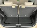 バックドアは跳ね上げ式!リヤシートの背もたれを倒すことでさらに奥行きが!