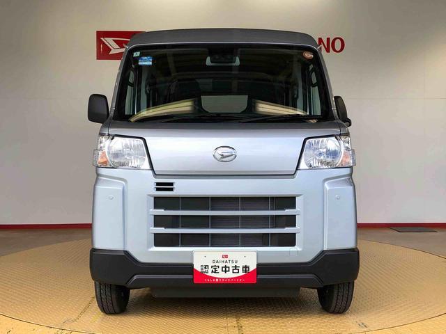 ハイゼットカーゴ ＤＸ　４ＷＤ　ＡＭ／ＦＭラジオ　　マニュアルエアコン　パワーステアリング　パワードアロック　キーレスエントリー　衝突被害軽減システム　横滑り防止機能　アイドリングストップ　オートライト　ＡＢＳ（4枚目）